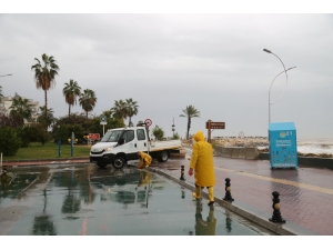 Mezitli Belediyesi, Merkezde Sel, Kırsalda Karla Mücadele Etti