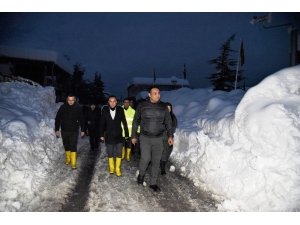 Başkan Yılmaz, Yaylalarda Kar Mesaisi Yaptı