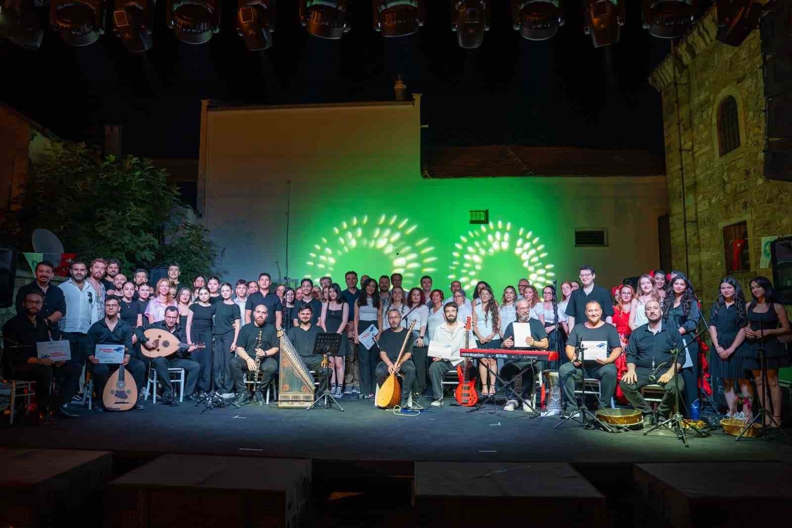 konservatuvar-ogrencilerinden-sanat-dolu-final-gecesi