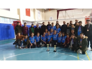 Şırnak’taki Okullar Arası Müsabakalara Hilal Şeyhan Ortaokulu Damga Vurdu