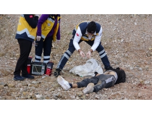 Bursa’da Ağzını Bantladıkları Şahsı Kalbinden Bıçaklayarak Öldürdüler