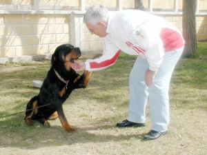 Eski İl Emniyet Müdürü Canca Hayatını Kaybetti