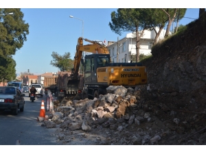 Çökmek Üzere Olan İstinat Duvarına Belediye Freni