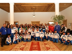 Büyükşehir Sporcularından Başkan Gürün’e Ziyaret