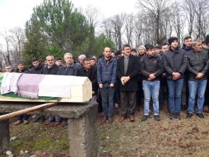 Trafik Kazasında Ölen Genç Göz Yaşları Arasında Toprağa Verildi