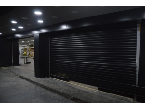 Kuruyemiş Dükkanındaki Hırsızlık Anı Kamerada