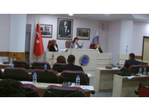 Seyhan’da Komisyon Krizi