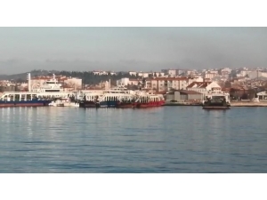 Çanakkale’de Feribot İle Balıkçı Teknesi Çarpıştı