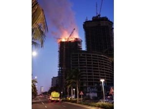 Suudi Arabistan’da İnşaat Halindeki Kulede Yangın