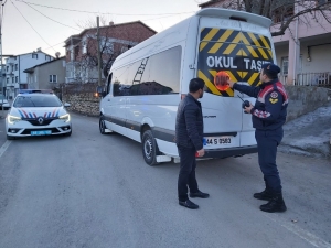 Jandarmadan Okul Servis Araçlarına Sıkı Denetim