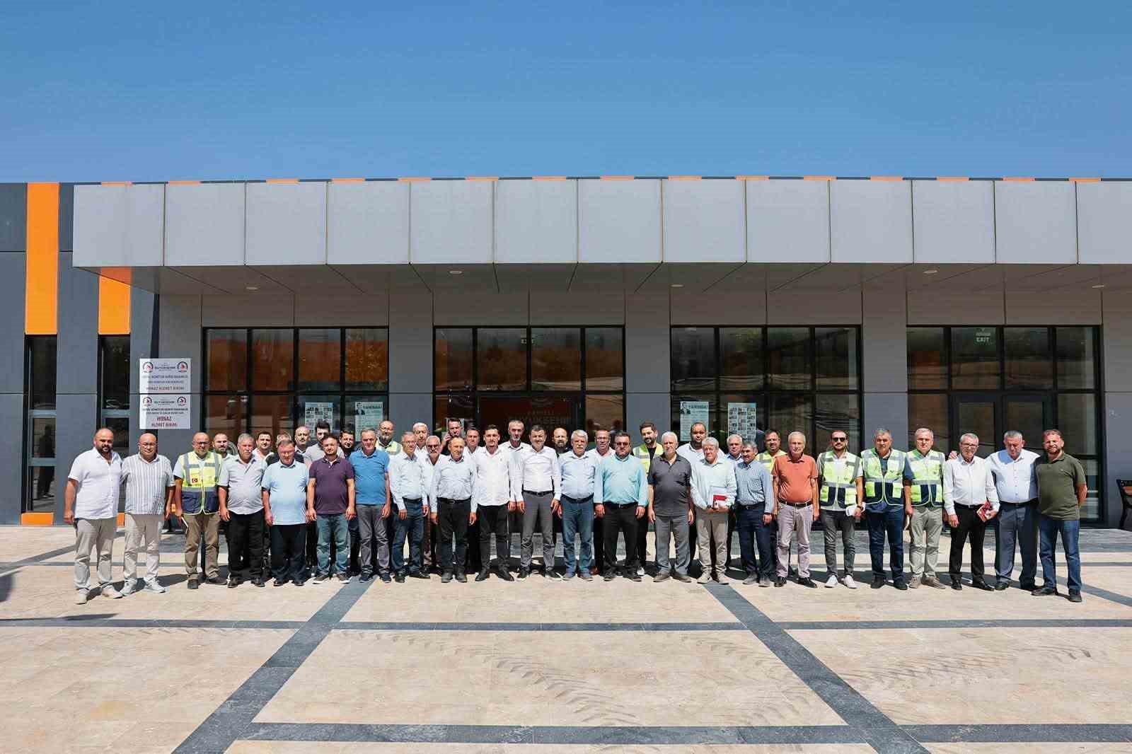 honaz-da-muhtarlarla-bulusan-cavusoglu-birlikte-karar-verecegiz-birlikte-calisacagiz