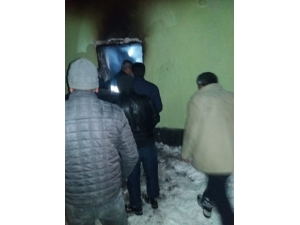 Yanan Ev Kullanılmaz Hale Geldi