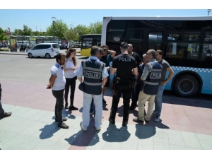 Balıkesir’de Polis 33 Aranan Şahsı Yakaladı