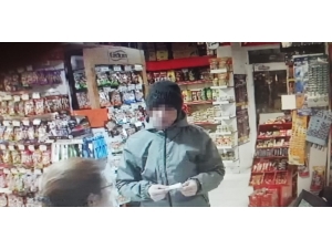 Şans Oyunu İçin Geldiği Marketten Bir Koli İçecek Çalıp Kaçtı