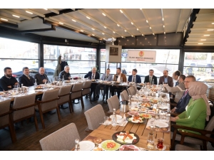 Başkan Çetin Gazetecilerle Kahvaltıda Buluştu