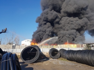Pendik’te Korkutan İş Yeri Yangını