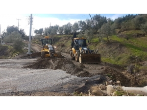Büyükşehir Belediyesi Alanya’da Fırtına Ve Sağanak Yağışın İzlerini Temizliyor