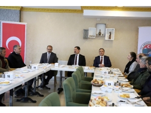 Vali Masatlı, Gazeteciler Günü’nde Gazetecilerle Bir Araya Geldi