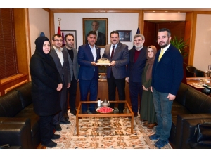 İhh Eskişehir’den Rektör Çomaklı’ya Ziyaret