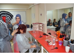 Yunusemre Belediyesi İle Meslek Sahibi Oluyorlar