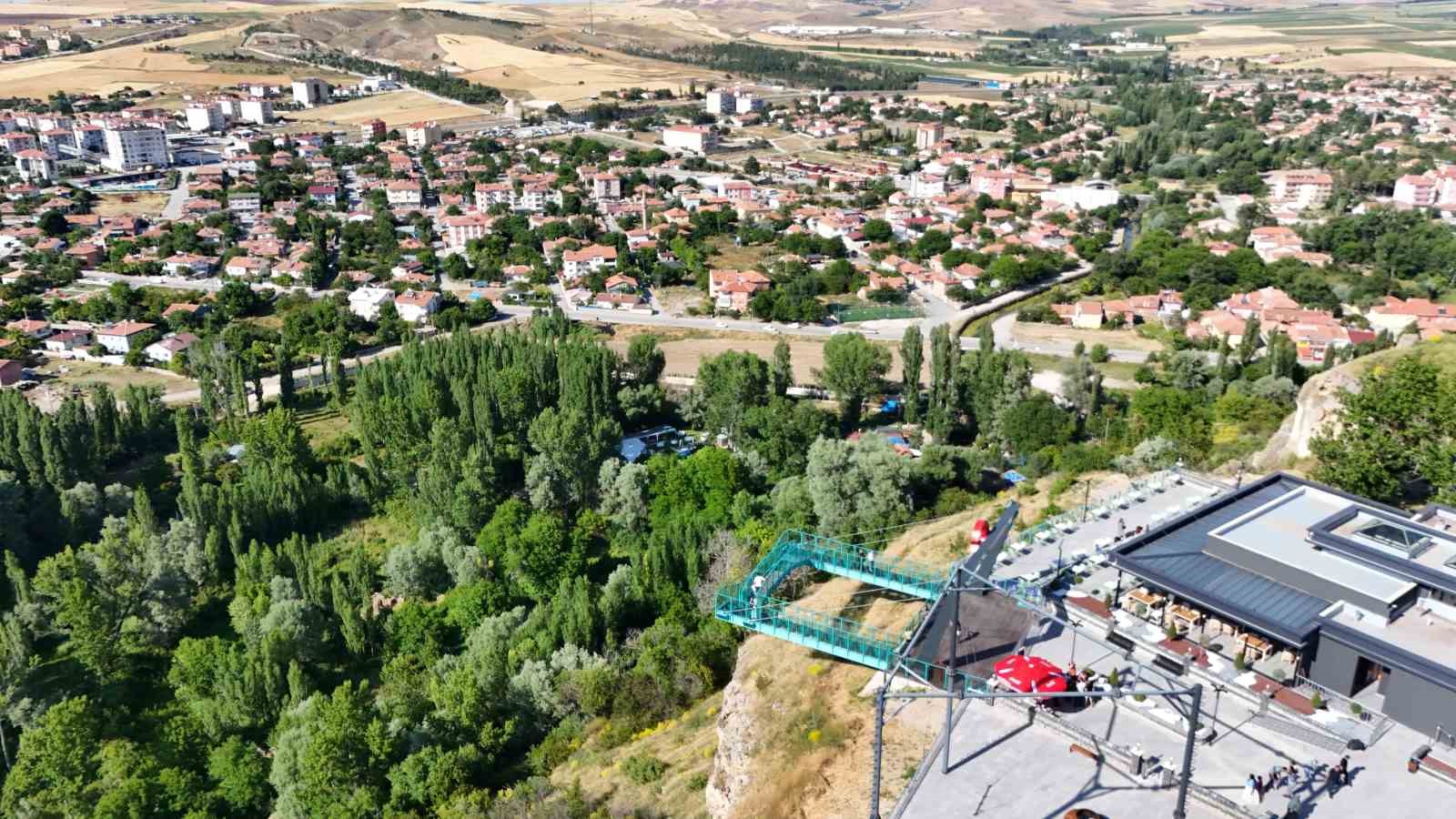 adrenalin-ve-doga-tutkunlarinin-adresi-bunyan-cam-teras