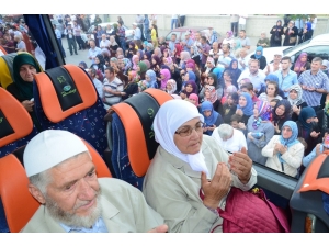 Balıkesirli Hacı Adaylarının Kura Sevinci