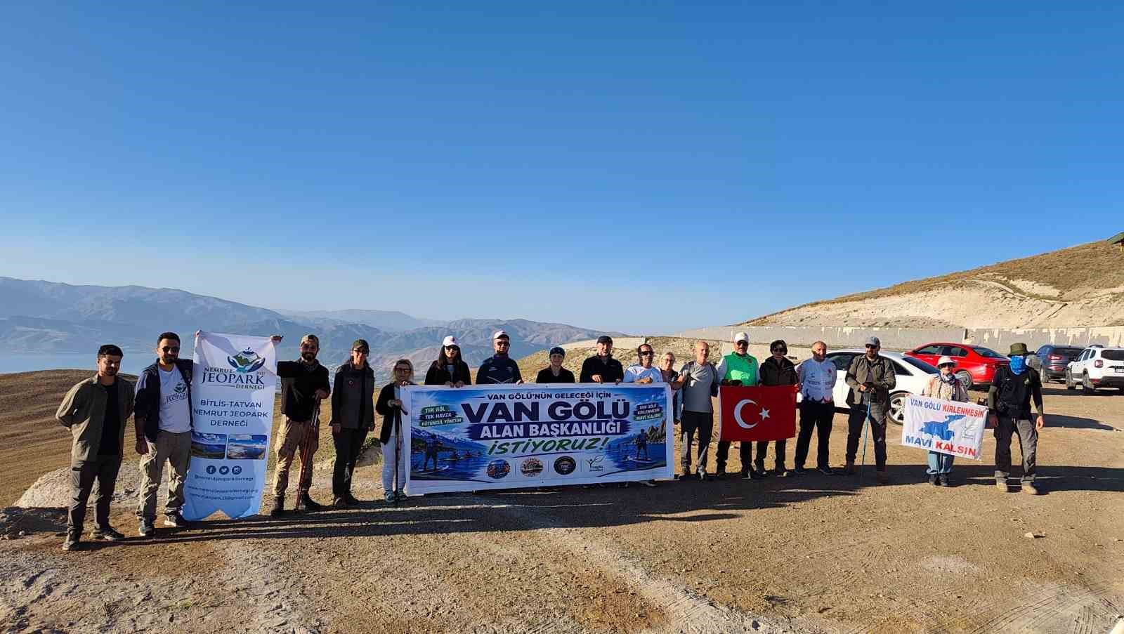 nemrut-kalderasi-nda-30-kilometrelik-canak-yuruyusu