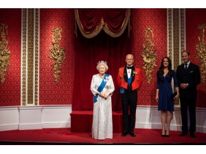 Madame Tussauds Müzesi Prens Harry Ve Markle’ın Heykellerini Kaldırdı