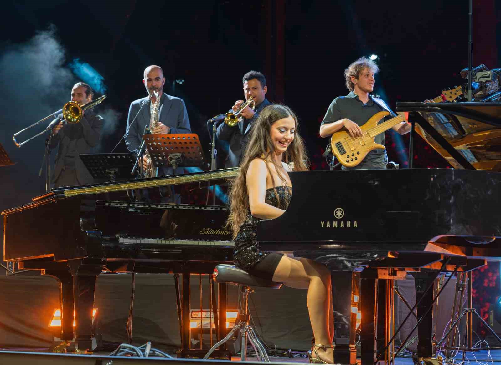 genc-turk-muzisyen-su-yavuz-turkiye-deki-ilk-konserini-verdi
