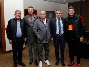 Şenol Güneş, Galatasaray’ın Kampını Ziyaret Etti