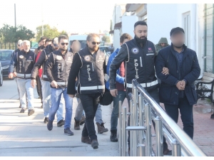 Fetö Operasyonunda Gözaltına Alınan 16 Zanlı Adliyeye Sevk Edildi