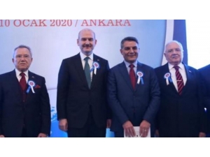 Kaymakam Özkan’a "Yılın İdarecisi" Ödülü Verildi