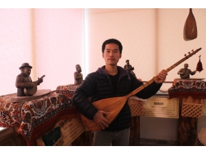 Sivas Ellerinde Japon Bir Ozan