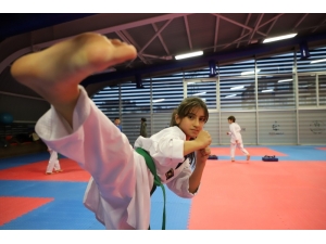 Bilgievi’nde Tekvando Öğreniyorlar