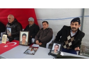 Hdp Önündeki Ailelerin Evlat Nöbeti 131’inci Gününde