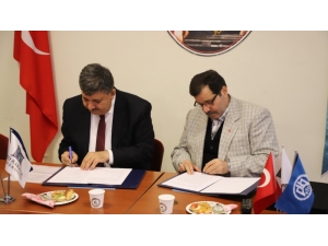 Kto Karatay Üniversitesi İle Meram Anadolu Lisesi Arasında İş Birliği