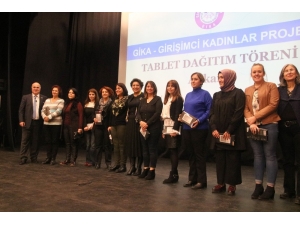 Girişimci Kadınlara Tablet Desteği