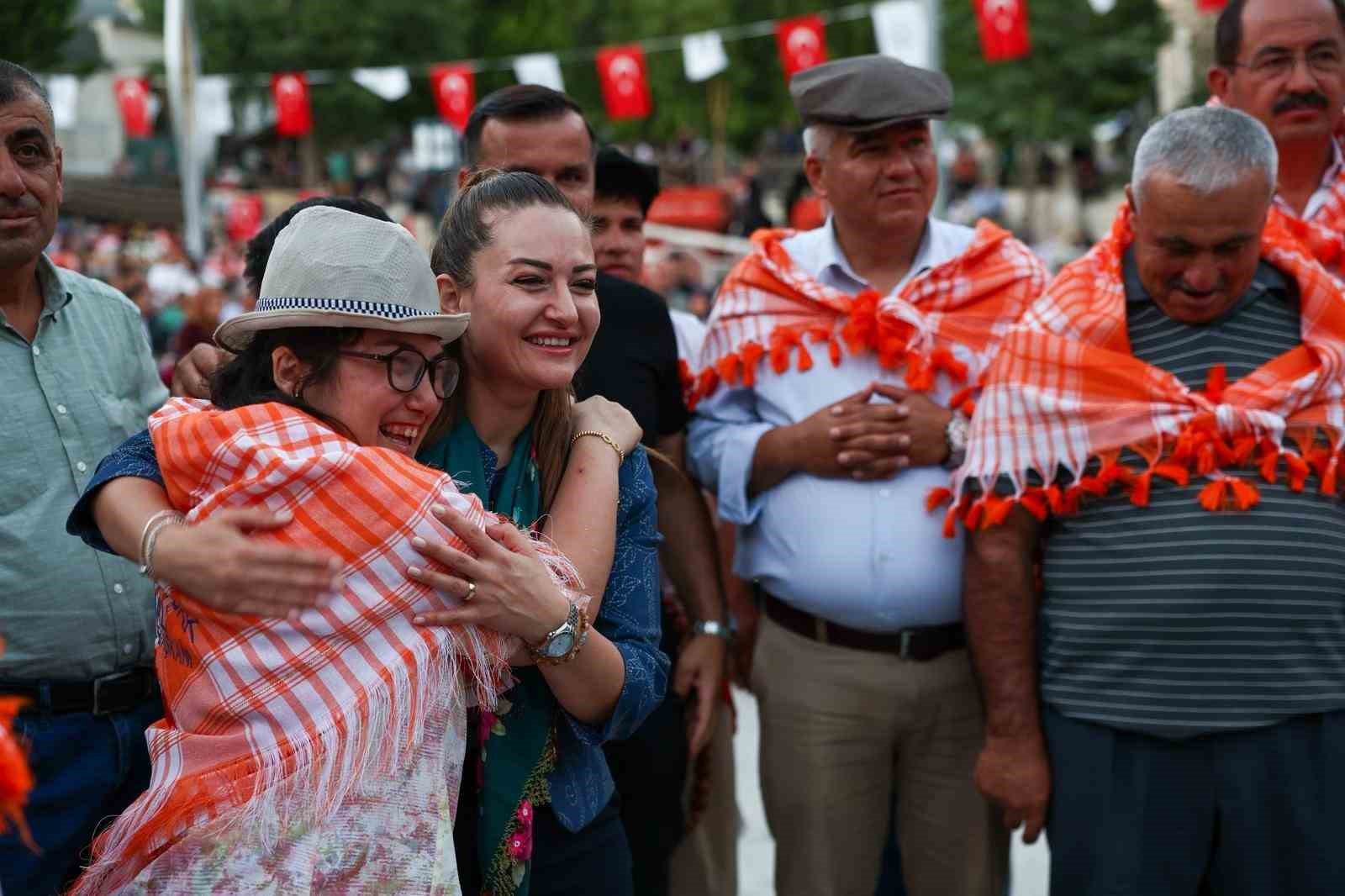 elmali-da-12-temsili-yoruk-gocu-gerceklestirildi