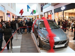 Manisa’da Lüks Otomobil Sahibini Buldu