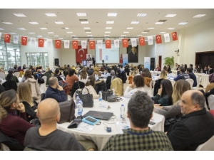 Mersin Büyükşehir Belediyesi, ‘Bilinçli İnternet Kullanımı Çalıştayı’ Düzenledi