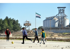Sınırın Sıfır Noktasında Yazdan Kalma Bir Gün Yaşanıyor