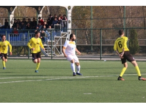 Aynı Takımda Hem Futbolcu Hem Yönetici Hem De Fotoğrafçı