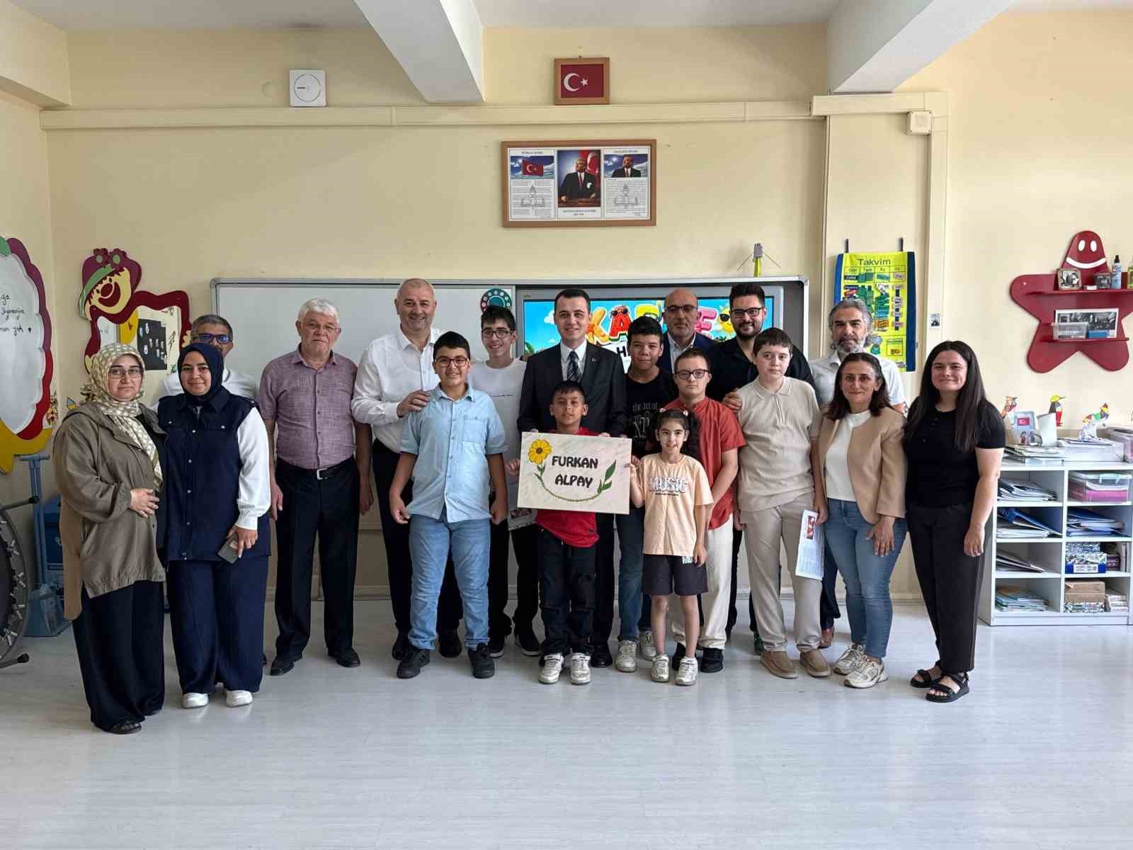 karneyi-getirdiler-dondurmayi-kaptilar