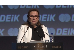 Bakan Pekcan: "İhracatın İthalatı Karşılama Oranında Son 62 Yılın Zirvesindeyiz"