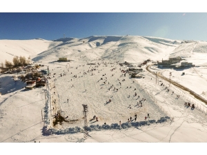 Elmadağ’daki Kayak Merkezi Doldu Taştı