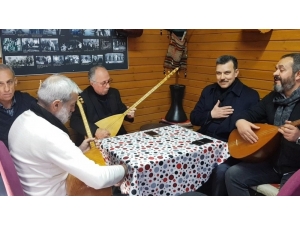 Âşıklar Türkü Söyledi, Milletvekili Esgin Dinledi