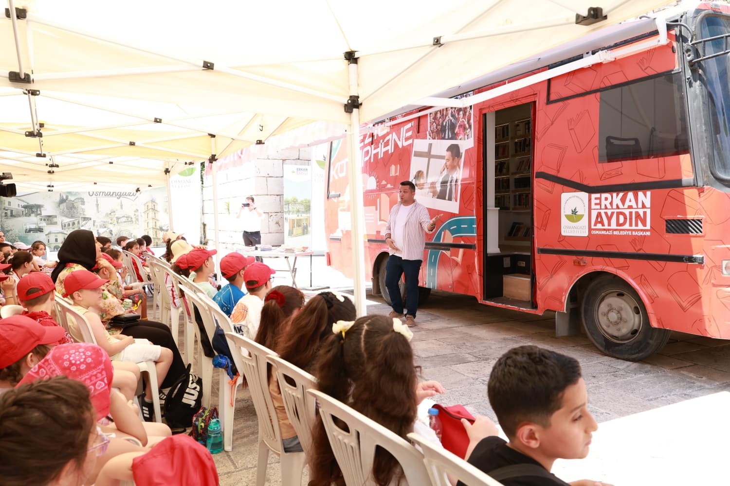 osmangazi-belediyesi-cocuklara-kitap-ve-tarih-sevgisi-asiliyor
