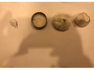 Uyuşturucu Satarken Suçüstü Yakalandılar