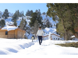 Gömbe Yaylası’nda Kar Kartpostallık Görüntüler Oluşturdu
