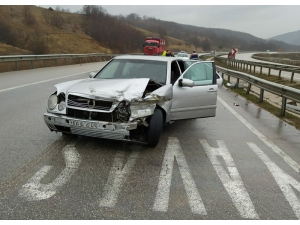 Samsun’da Otomobil Bariyerlere Çarptı: 4 Yaralı